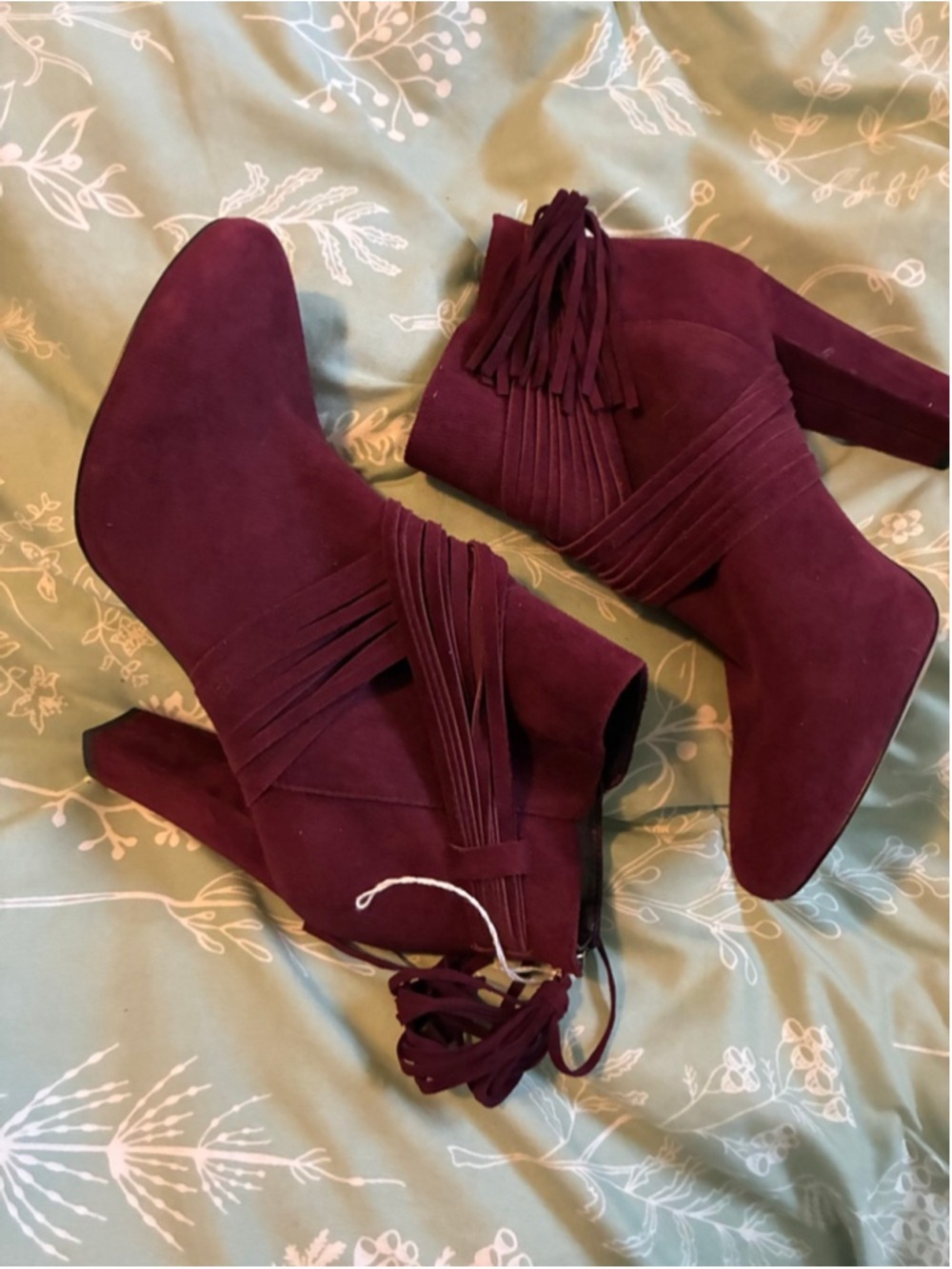 Women's White House Black Market Burgundy Suede Ankle Boots Size 7 - Picture 3 of 5